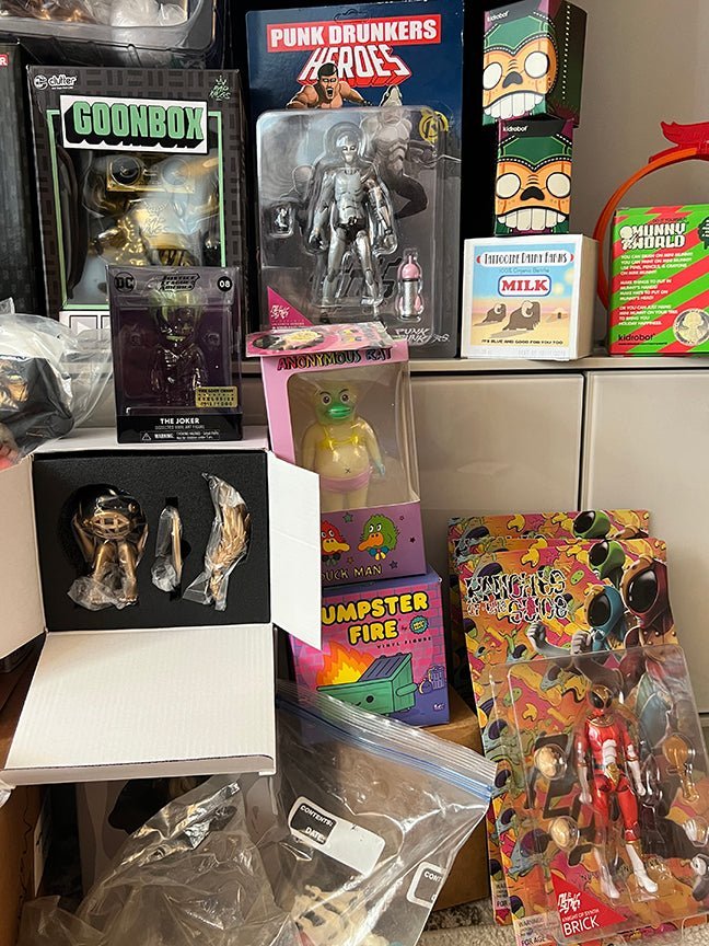 AUCTIONS TODAY - WAREHOUSE FINDS! $1 starts - Tenacious Toys®