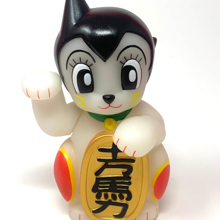 Maneki-Astro Tenacious Exclusive GID 5.5 inch vinyl figure by DoomCoDesigns Available Now