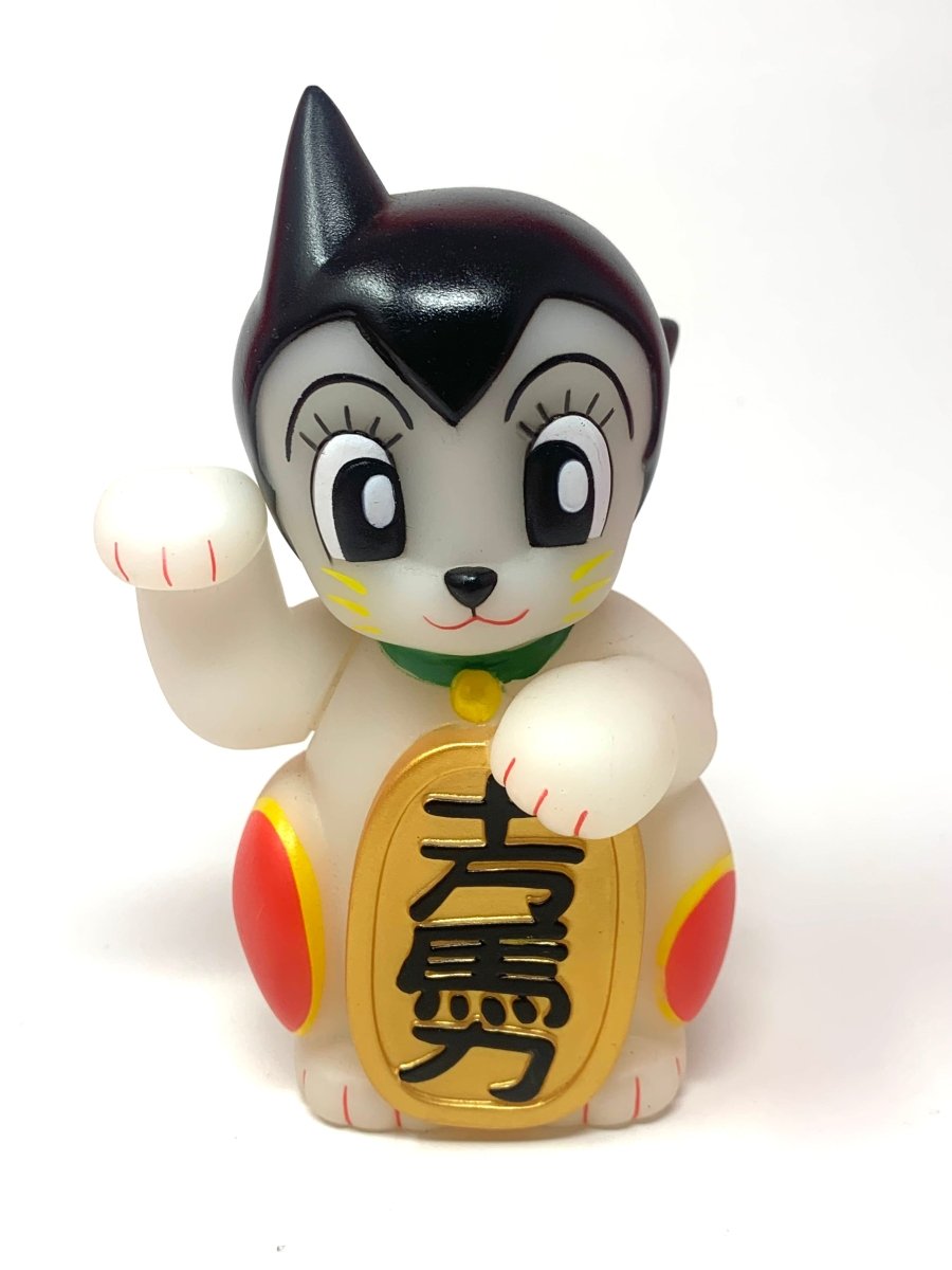Maneki-Astro Tenacious Exclusive GID 5.5 inch vinyl figure by DoomCoDesigns Available Now - Tenacious Toys®