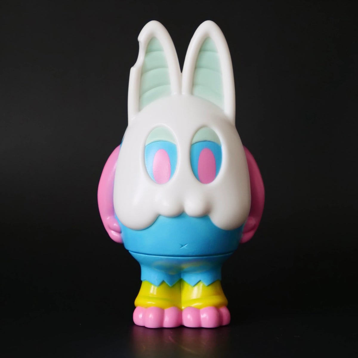 #NEWATTENACIOUS - Bonnie sofubi standard color by Art Fabula - Tenacious Toys®