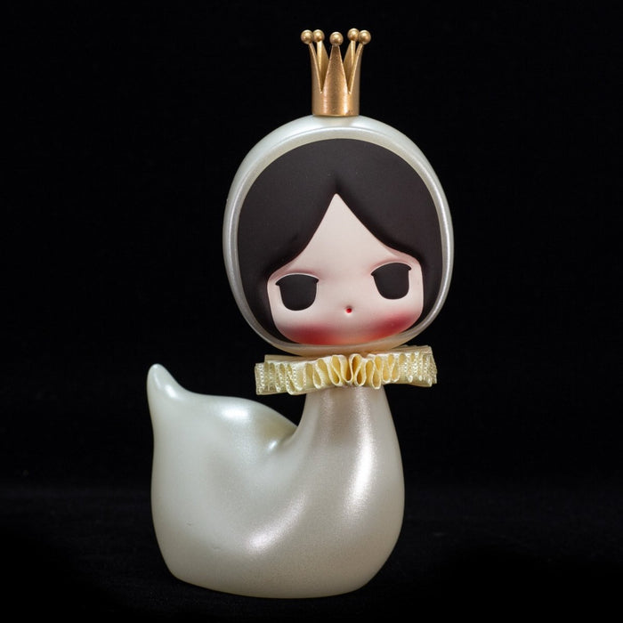 Odette: Queen Platinum White 12cm vinyl figure by Inch Lab Available Now ! ! ! - Tenacious Toys®