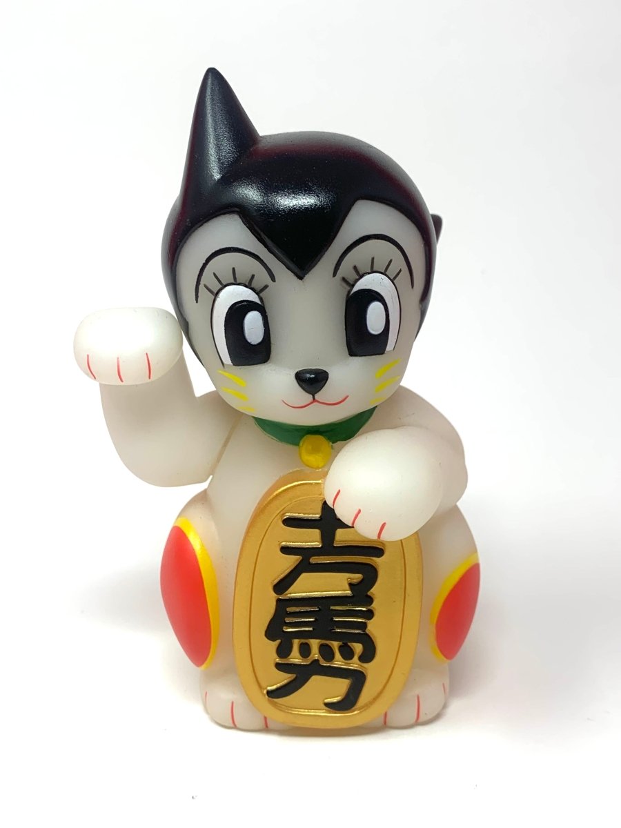 Tenacious Exclusive Maneki Astro GID by Doomco Designs Drops Jan 15th - Tenacious Toys®