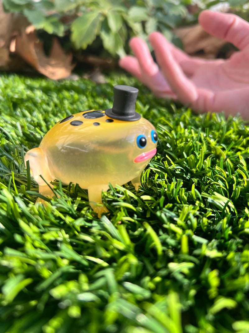 Poison Dart Frod by Sad Salesman Designer Toys Strangecat Toys