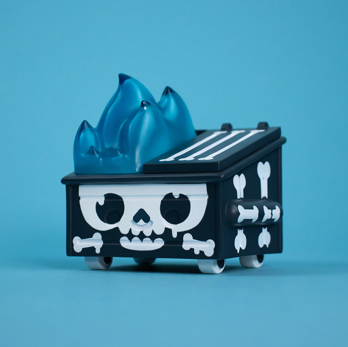 Skull Graffiti Dumpster Fire Vinyl Figure Vinyl Art Toy 100soft