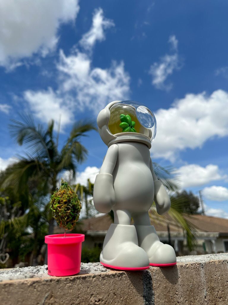 BUD figure by Wacky Backy Vinyl Art Toy Wacky Backy