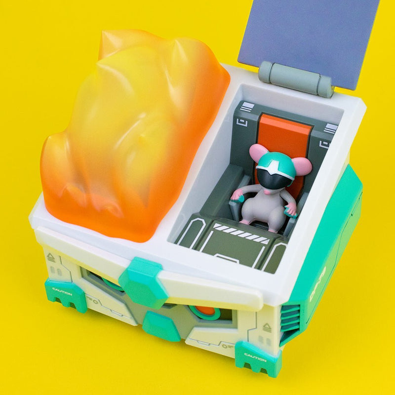Mecha Dumpster Fire DF-79 figure Vinyl Art Toy 100soft