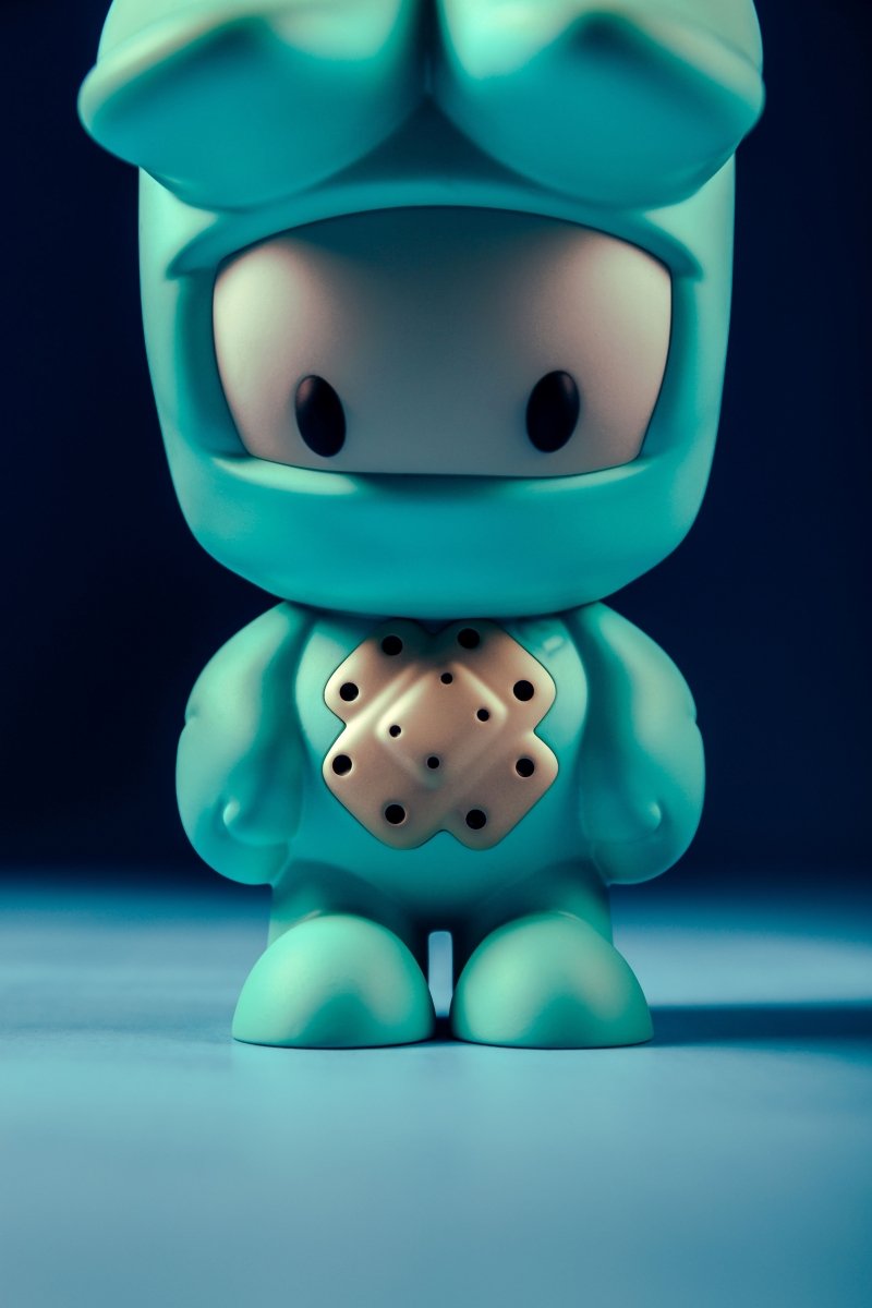 Ninobuni Self Care Figure Vinyl Art Toy 3DRetro