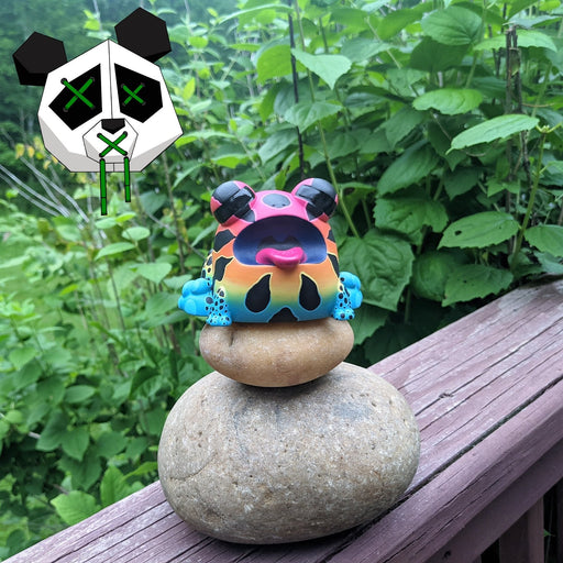 SUNS OUT BUNS OUT Custom 1 of 1 Ributt Vinyl Figure: “Rainbow Poison Dart Toad” by Kendra Thomas Action & Toy Figures Ralphie's Funhouse